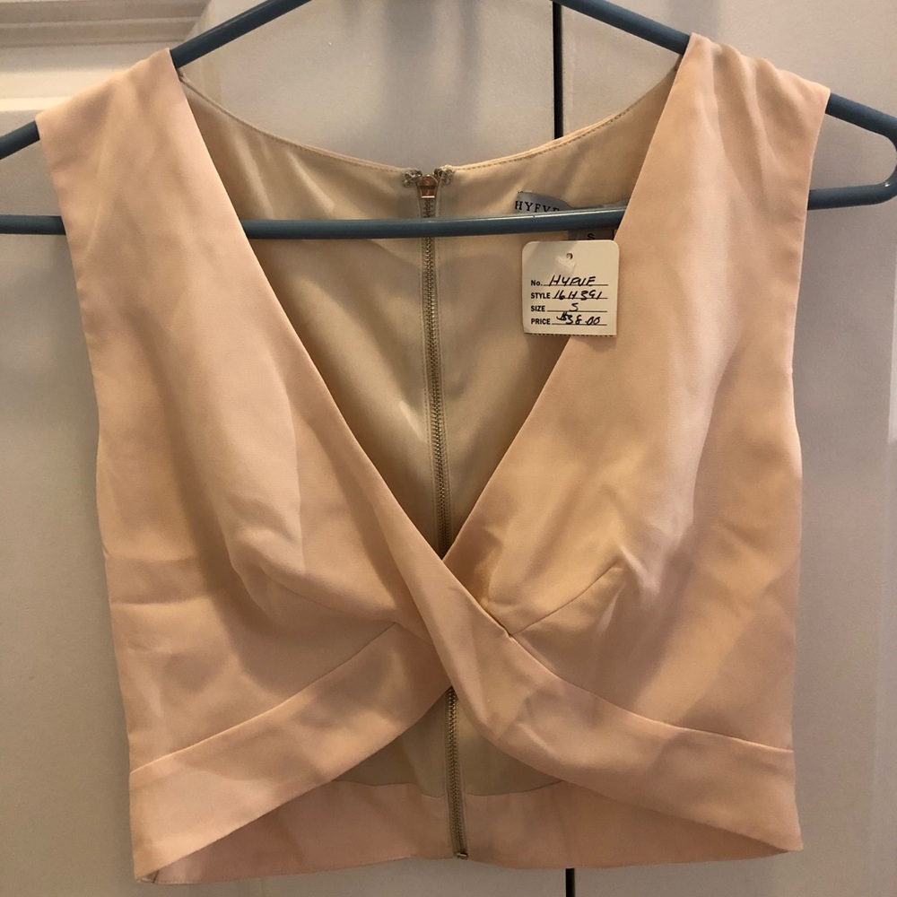 Cropped light peach top